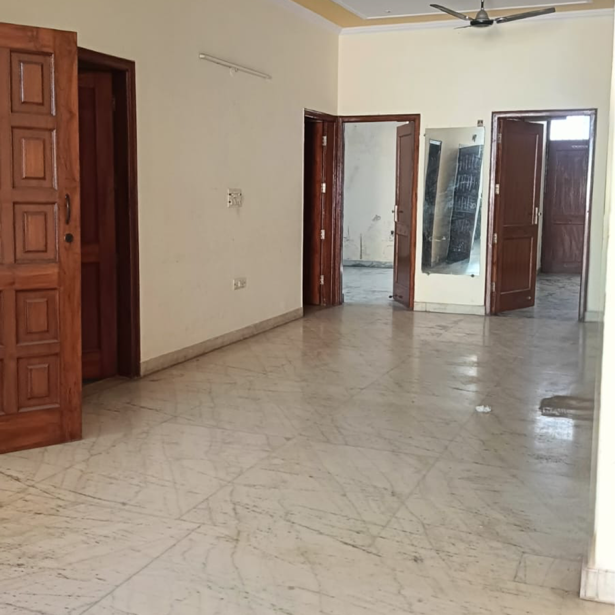 3.5 BHK Villa For Rent in RWA Apartments Sector 50