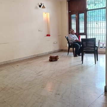 Room in 3.5 BHK Villa at RWA Apartments Sector 50, Sector 50 – for Rent