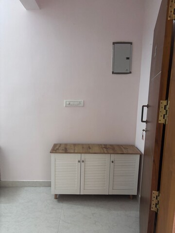 Room in 2 BHK Apartment at Oxford Tower, Kodihalli – for Rent