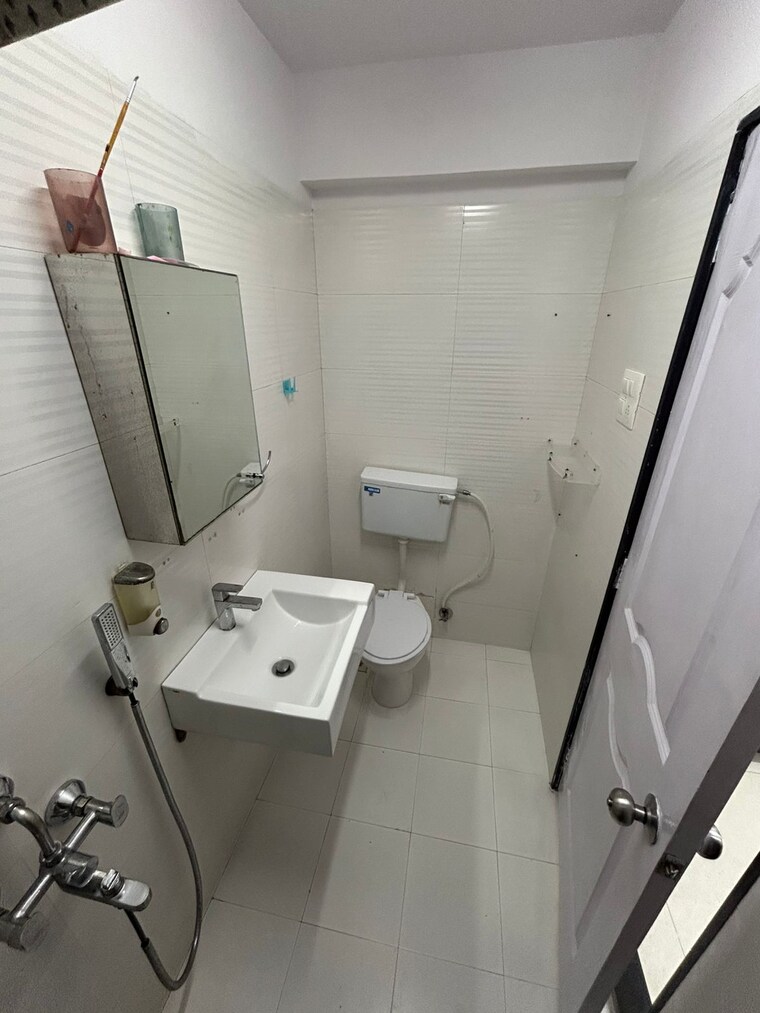 Bathroom, mashyakh-tower 1.5 Bedroom 600 Sq.Ft. Apartment In Malad West Mumbai 9169864