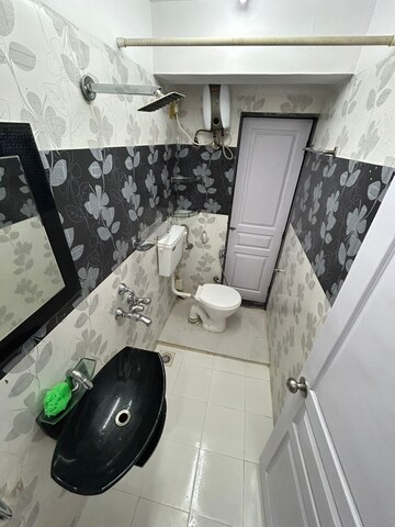 Team Area in 1.5 BHK Apartment at Mashyakh Tower, Malad West – for Rent