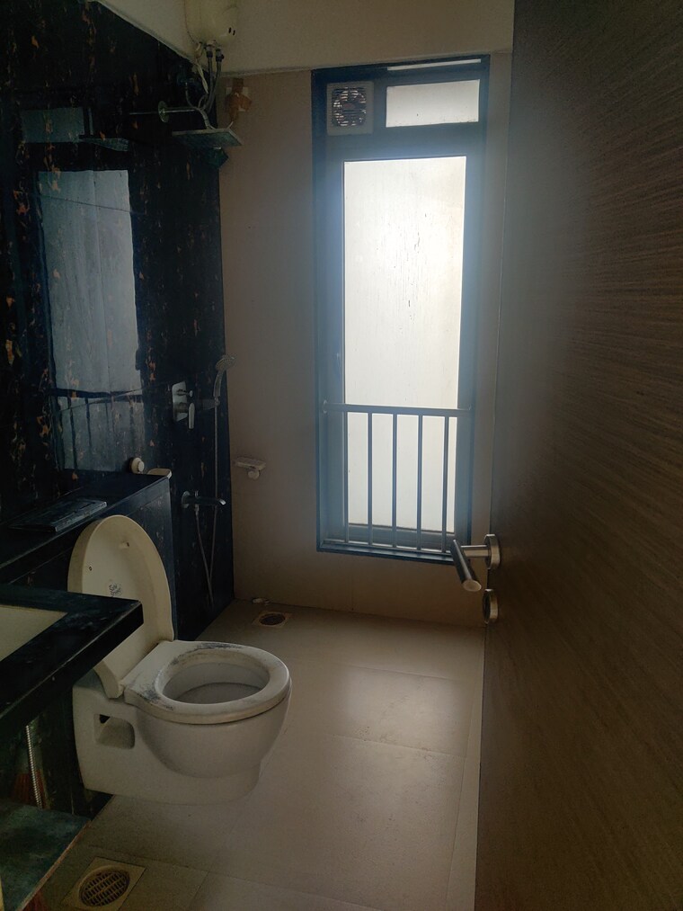 Bathroom, the-wadhwa-anmol-fortune 2 Bedroom 850 Sq.Ft. Apartment In Goregaon West Mumbai 9169868