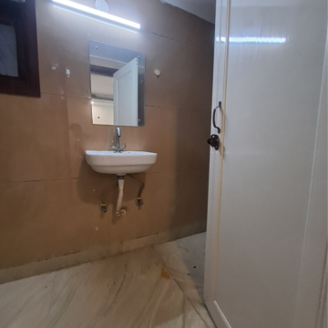 Bathroom in 1 BHK Builder Floor at Malviya Nagar – for Rent