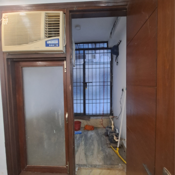 Building Lobby in 1 BHK Builder Floor at Malviya Nagar – for Rent
