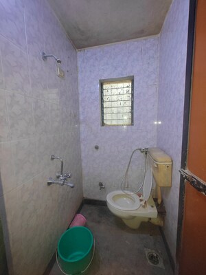 Bathroom in 1.5 BHK Apartment at Shreeji seva chs, Seawoods Sector 42 – for Sale
