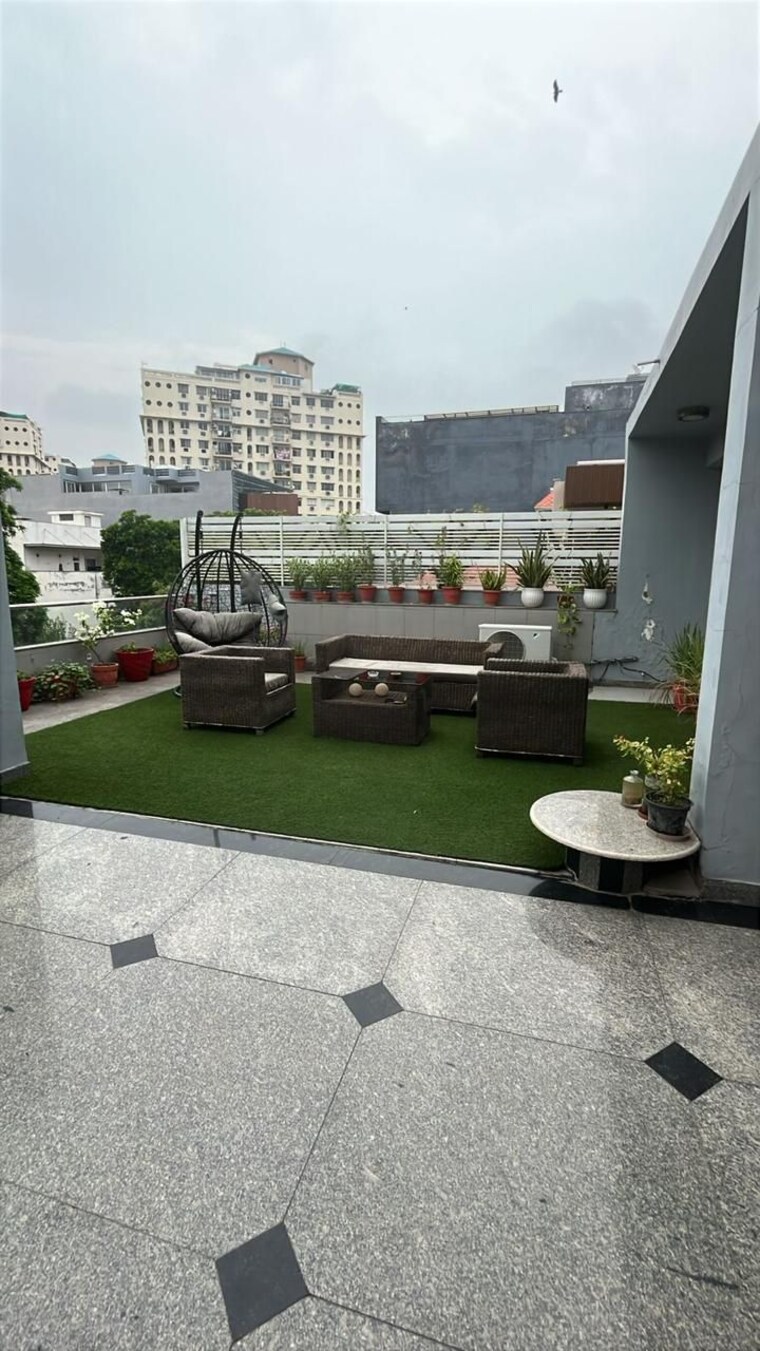 Exterior View, dlf-city-phase-iv 3 Bedroom 2500 Sq.Ft. Builder Floor In Dlf Phase iv Gurgaon 9169928