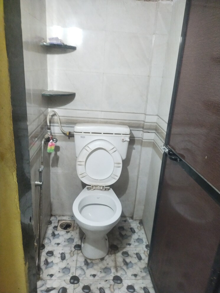 Bathroom, chembur 1 Bedroom 320 Sq.Ft. Apartment In Chembur Mumbai 9169935