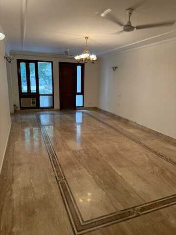 Room in 3 BHK Builder Floor at DLF City Gurgaon, Sector 27 – for Rent