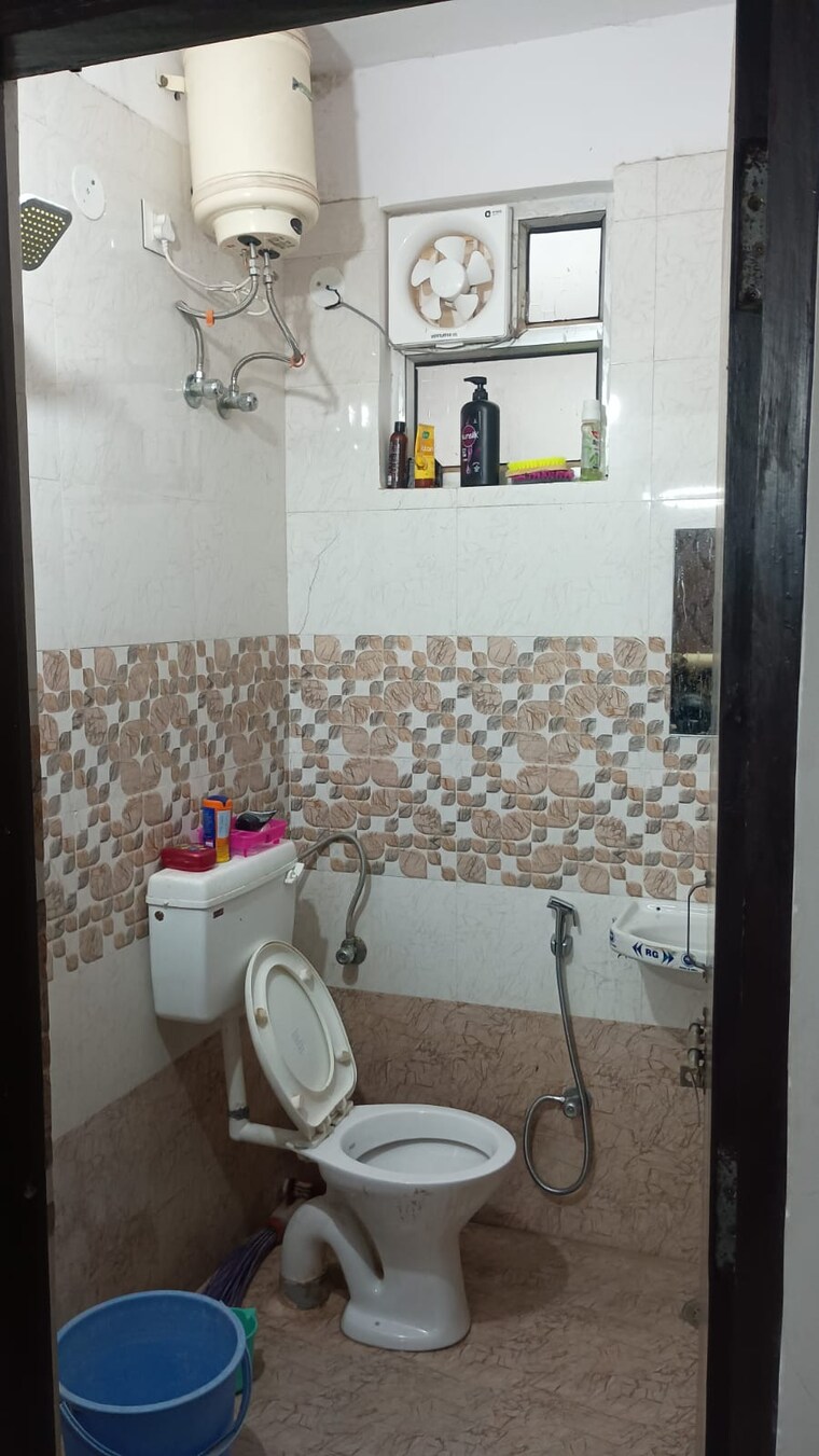Bathroom, mansarovar extension 3 Bedroom 1300 Sq.Ft. Builder Floor In Mansarovar Extension Jaipur 9169945