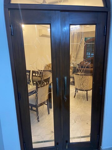 Building Lobby in 2 BHK Builder Floor at Ansal Sushant Apartments, Sushant Lok I – for Rent