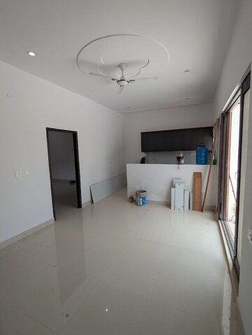 Room in 2 BHK Villa at Alpha Ii Greater Noida – for Rent