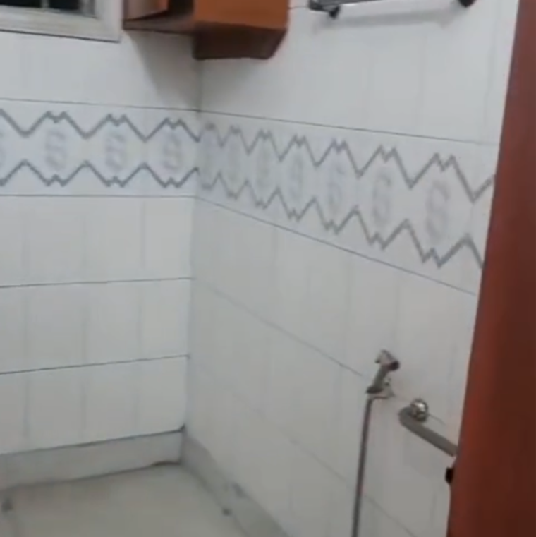 Bathroom, malviya nagar 3 Bedroom 1800 Sq.Ft. Builder Floor In Malviya Nagar Delhi 9169977