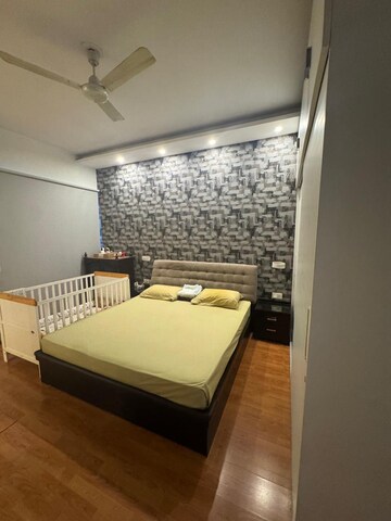 Bedroom in 3 BHK Apartment at Unitech Uniworld Gardens, Sector 47 – for Rent