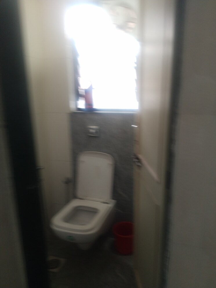 Bathroom, rajesh-complex-tingre-nagar 1 Bedroom 550 Sq.Ft. Apartment In Tingre Nagar Pune 9169985