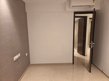 Room in 2 BHK Apartment at Hiranandani Highland, Powai – for Rent