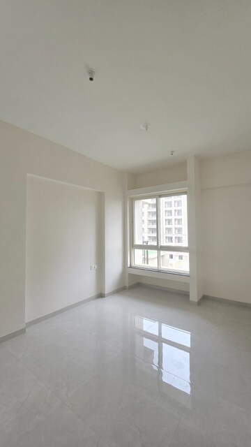 Room in 2 BHK Apartment at Nyati Era, Dhanori – for Rent