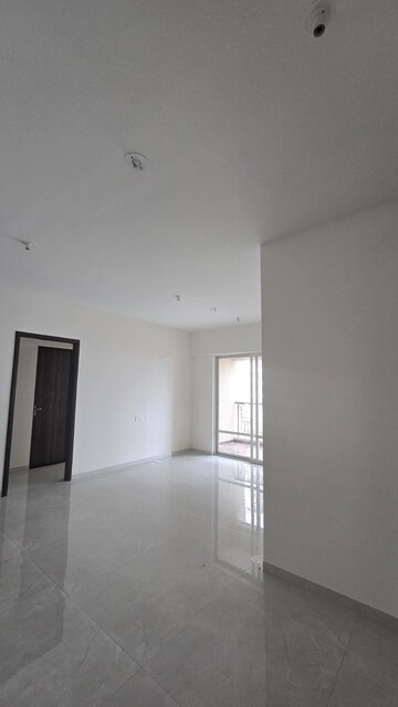 Room in 2 BHK Apartment at Nyati Era, Dhanori – for Rent