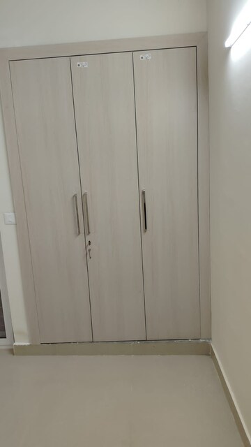 Building Lobby in 3.5 BHK Apartment at Amrapali Crystal Homes, Sector 76 – for Rent