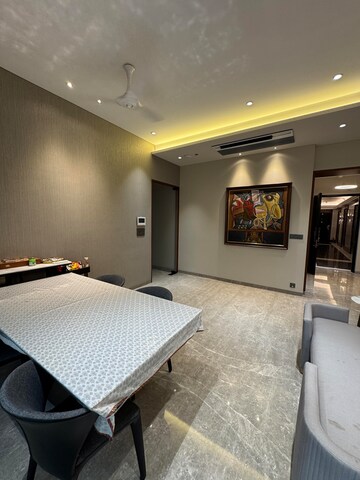 Team Area in 3 BHK Apartment at Indiabulls Blu, Worli – for Rent