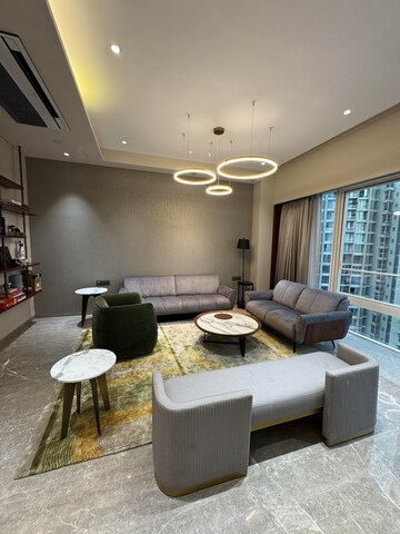 Team Area in 3 BHK Apartment at Indiabulls Blu, Worli – for Rent
