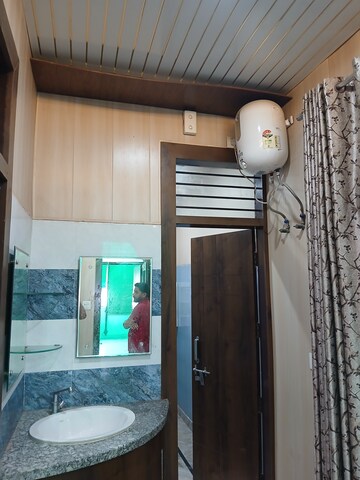 Attached Bathroom in 2 BHK Builder Floor at Sector 14 – for Rent