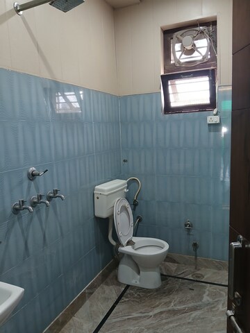 Bathroom in 2 BHK Builder Floor at Sector 14 – for Rent