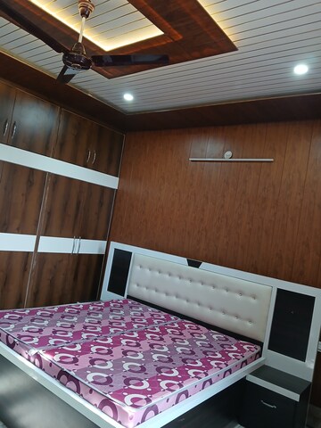 Room in 2 BHK Builder Floor at Sector 14 – for Rent