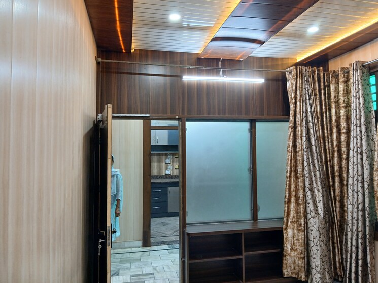 Room, sector 14 2 Bedroom 200 Sq.Yd. Builder Floor In Sector 14 Hisar 9170046