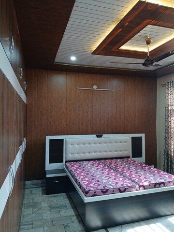 Bedroom in 2 BHK Builder Floor at Sector 14 – for Rent