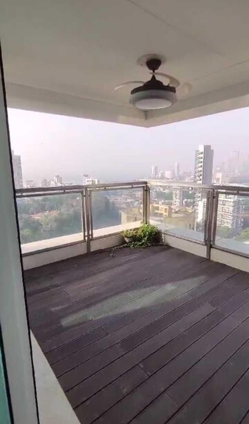 Room in 3 BHK Apartment at Imperial Shadow, Tardeo – for Rent