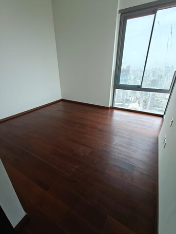 Room in 3 BHK Apartment at Piramal Mahalaxmi, Mahalaxmi – for Rent