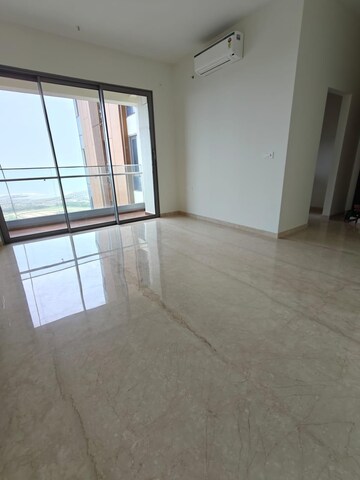 Room in 3 BHK Apartment at Piramal Mahalaxmi, Mahalaxmi – for Rent