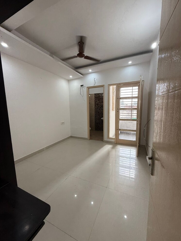undefined, dhakoli 3 Bedroom 126 Sq.Yd. Apartment In Dhakoli Zirakpur 9170068