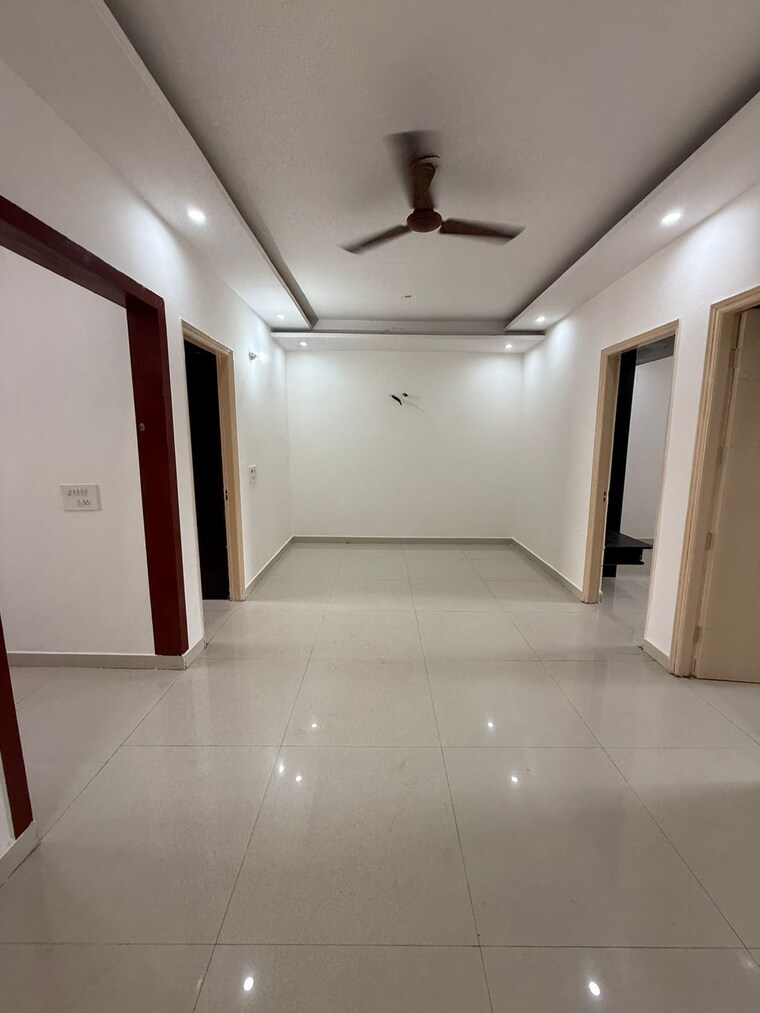Room, dhakoli 3 Bedroom 126 Sq.Yd. Apartment In Dhakoli Zirakpur 9170071