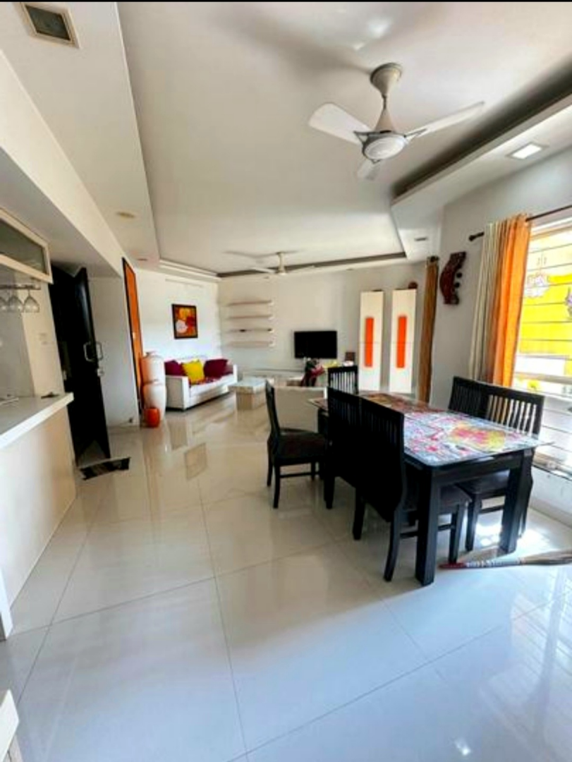 3 BHK + Extra Room Apartment For Sale in Tara Tower