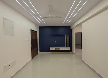 Room in 2 BHK Apartment at Greenmark Mayfair Apartments, Tellapur – for Rent