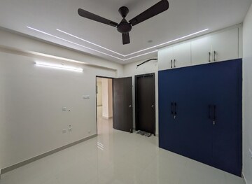 Room in 2 BHK Apartment at Greenmark Mayfair Apartments, Tellapur – for Rent