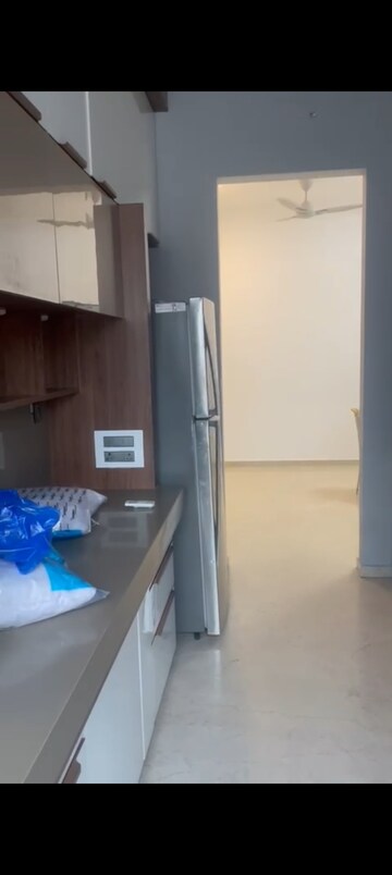 Furnished Amenities in 2.5 BHK Apartment at Marathon Monte South, Byculla West – for Rent