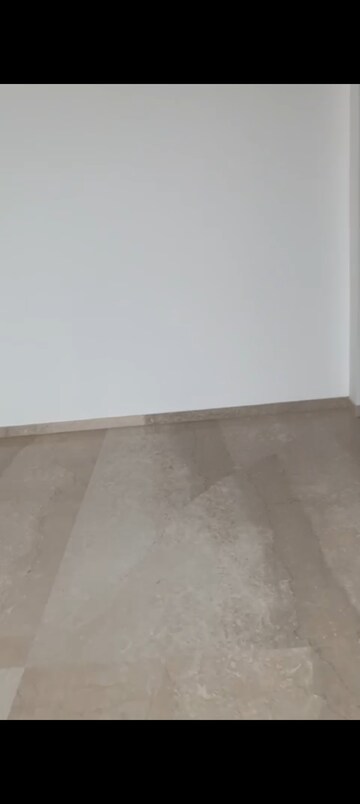 Room in 2.5 BHK Apartment at Marathon Monte South, Byculla West – for Rent