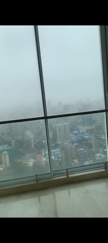 Furnished Amenities in 2.5 BHK Apartment at Marathon Monte South, Byculla West – for Rent