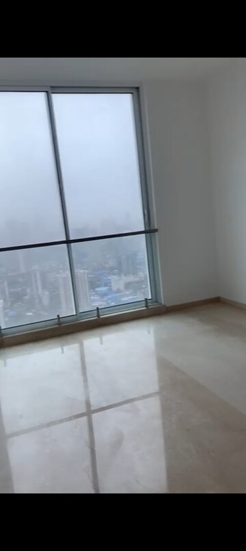 Room in 2.5 BHK Apartment at Marathon Monte South, Byculla West – for Rent