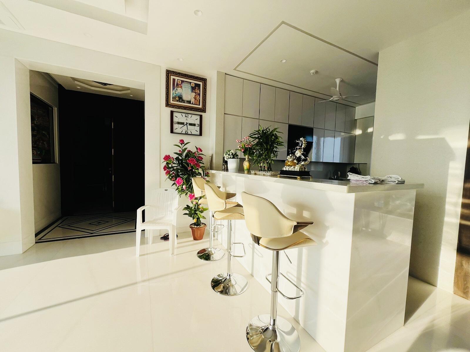 3 BHK + Servant Room Apartment For Rent in RA Residences