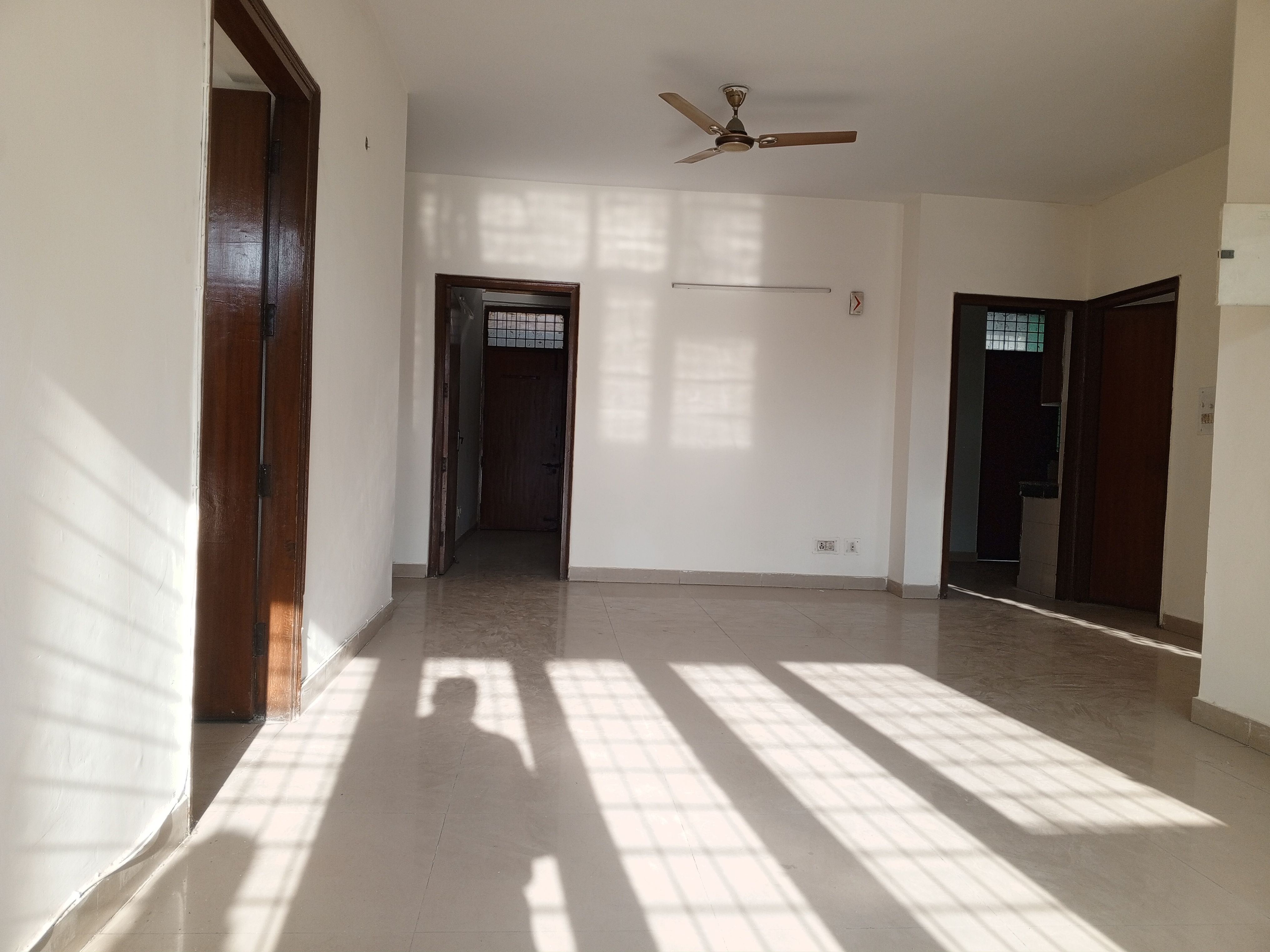 4 BHK + Servant Room,Study Room Builder Floor For Rent in Ardee City