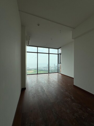 Room in 3 BHK Apartment at Piramal Mahalaxmi, Mahalaxmi – for Rent