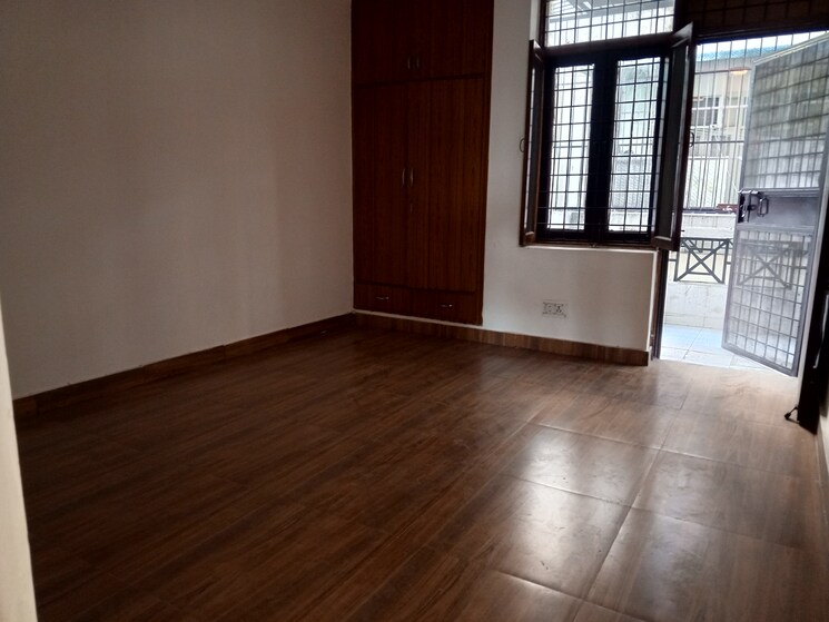 Room, ardee-city 4 Bedroom 350 Sq.Ft. Builder Floor In Sector 52 Gurgaon 9170117