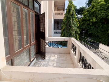 Balcony in 4 BHK Builder Floor at Ardee City, Sector 52 – for Rent