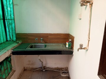 Furnished Amenities in 4 BHK Builder Floor at Ardee City, Sector 52 – for Rent