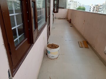 Balcony in 3 BHK Builder Floor at Ocus Quantum, Sector 51 – for Rent