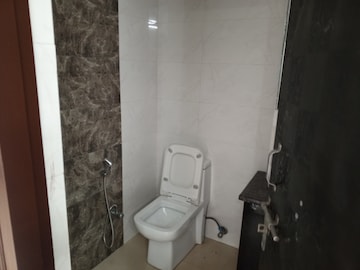 Bathroom in 3 BHK Builder Floor at Ocus Quantum, Sector 51 – for Rent
