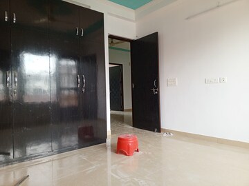 Room in 3 BHK Builder Floor at Ocus Quantum, Sector 51 – for Rent